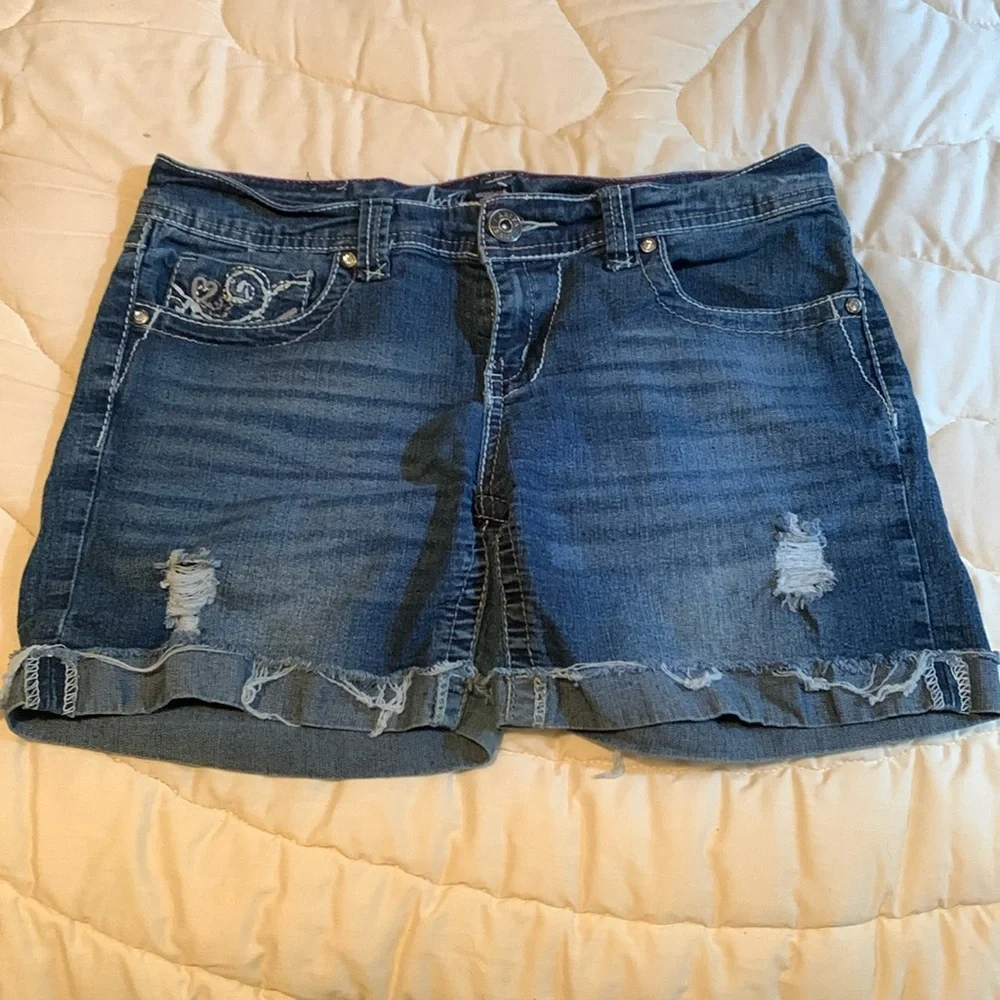 Ariya Jeans Distressed Denim Jean Shorts